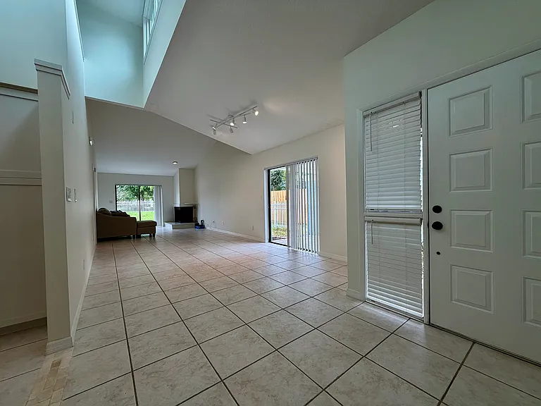 8440 Tangelo Tree Dr — Photo 13