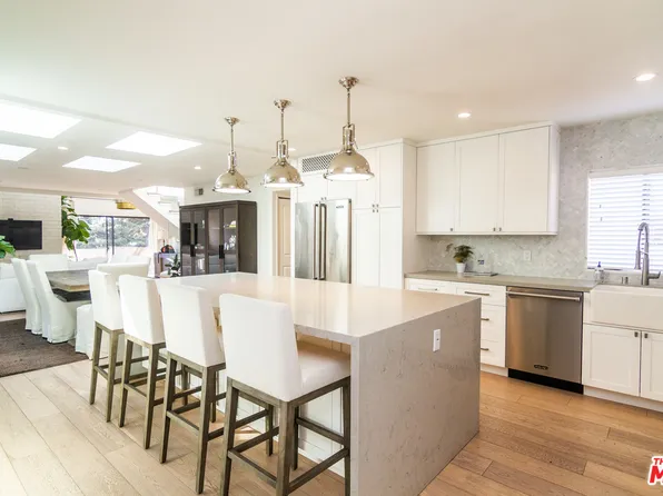 858 12th St APT 11, Santa Monica, CA 90403