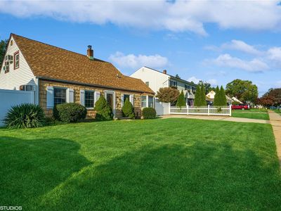 99 Prairie Lane, Levittown, NY, 11756