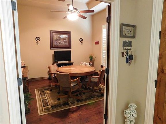 4th image of 8901 Pinehurst Ct