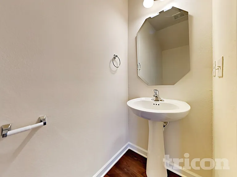 1357 Waylon Ave — Photo 18