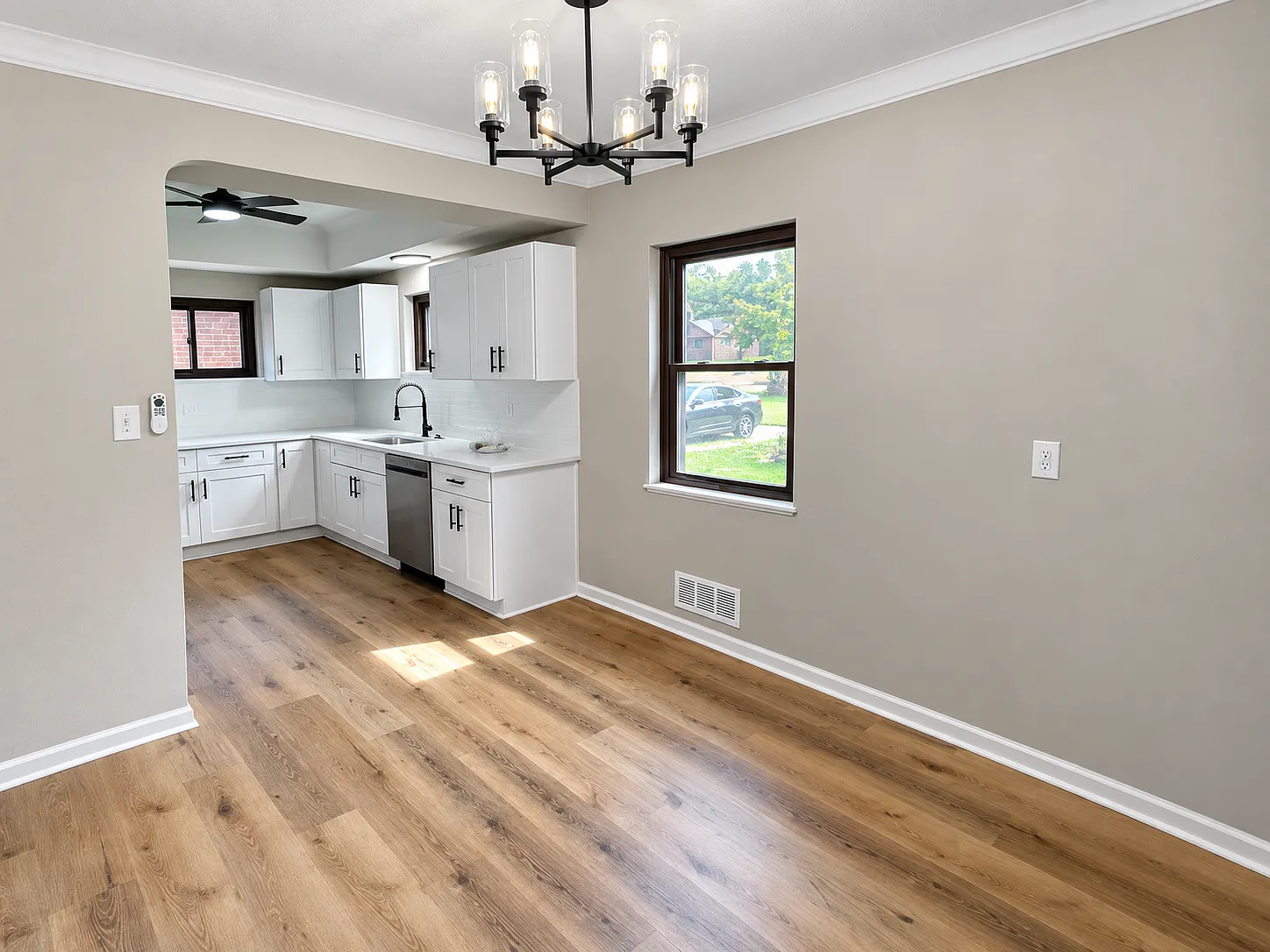 3 bed, 1800 sqft, $2,400 — Photo 3