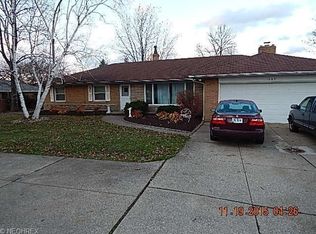 1009 Ledge Rd, Macedonia, OH 44056
