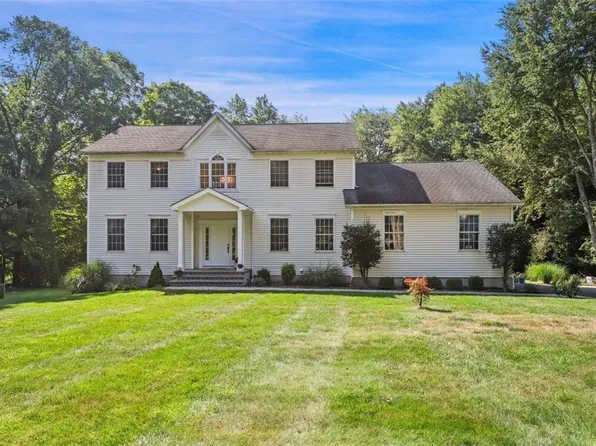 8 Vic Pass, Carmel, NY 10512