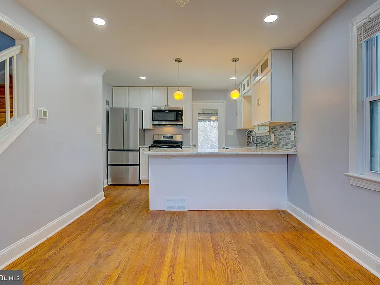6916 New Hampshire Ave — Photo 10