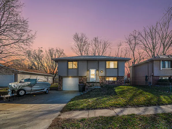 2811 S 13th St, Council Bluffs, IA 51501