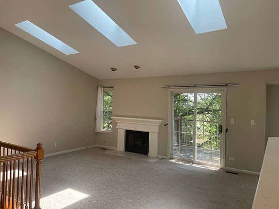 4th image of 2393 Madiera Ct
