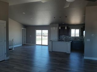 1367 N Blazing Star Ln, Pueblo West, CO 81007