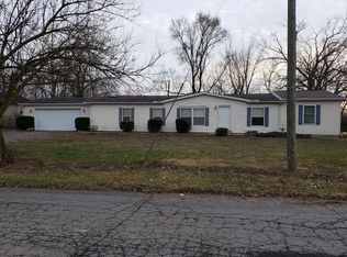 1221 E Cromer Ave, Muncie, IN 47303