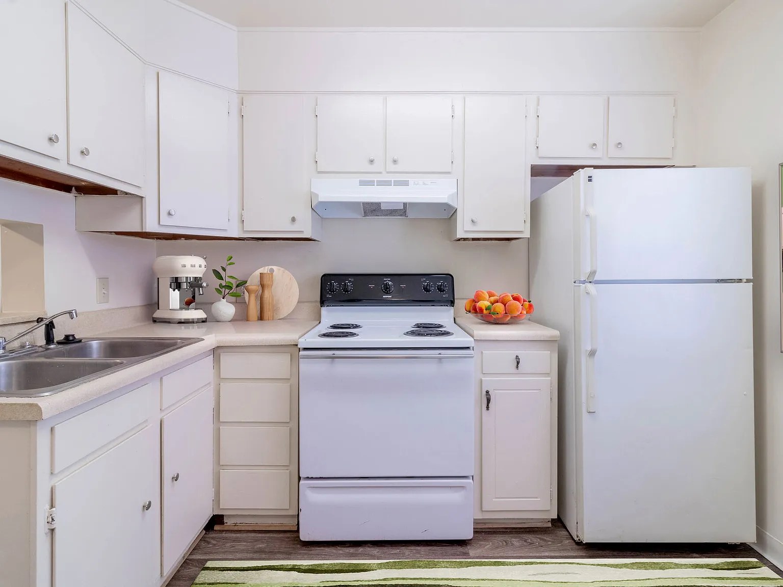 Southgate Manor Apartments — Photo 2