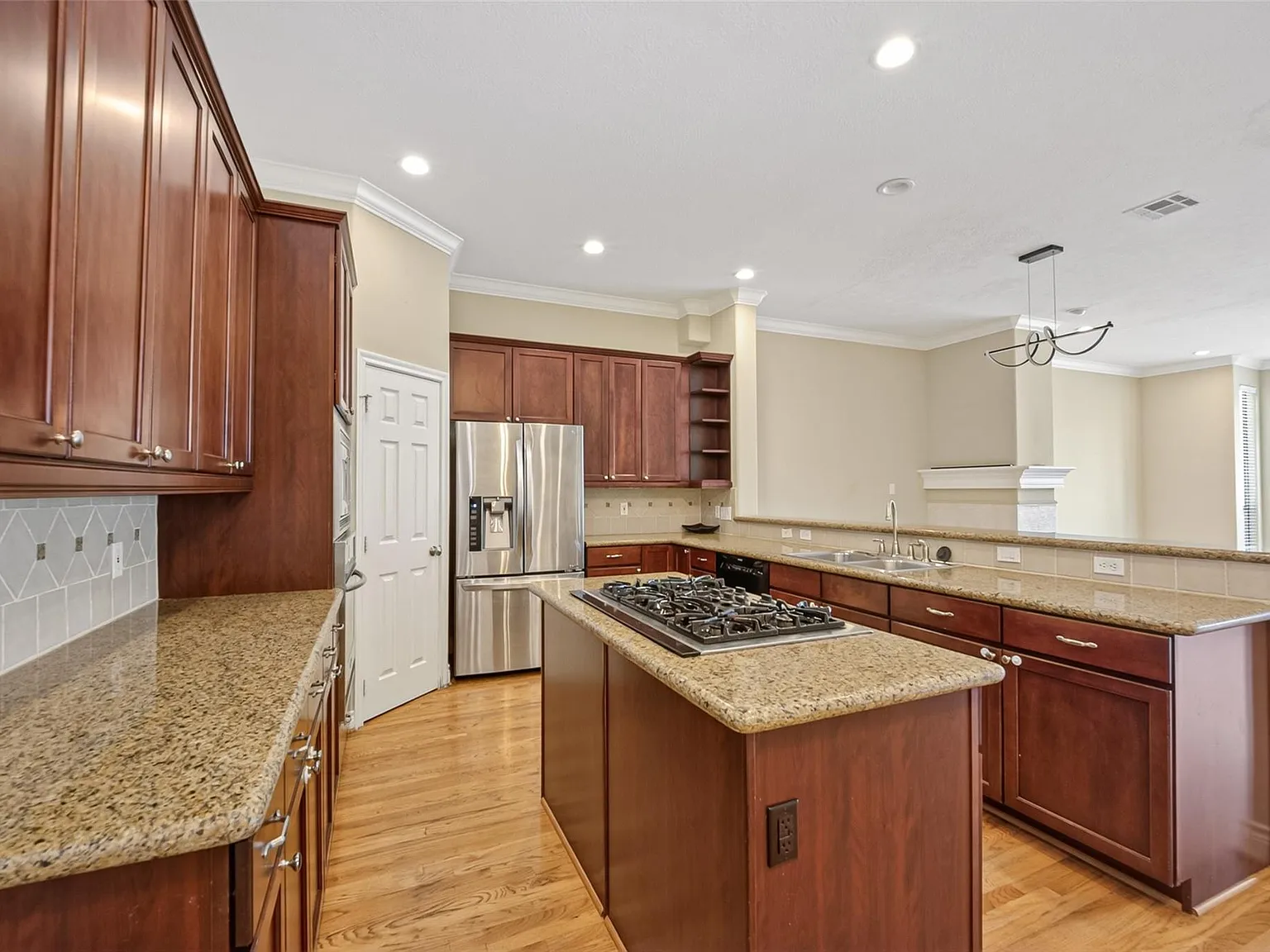 3 bed, 3.5 bath, 2510 sqft, $3,050 — Photo 4