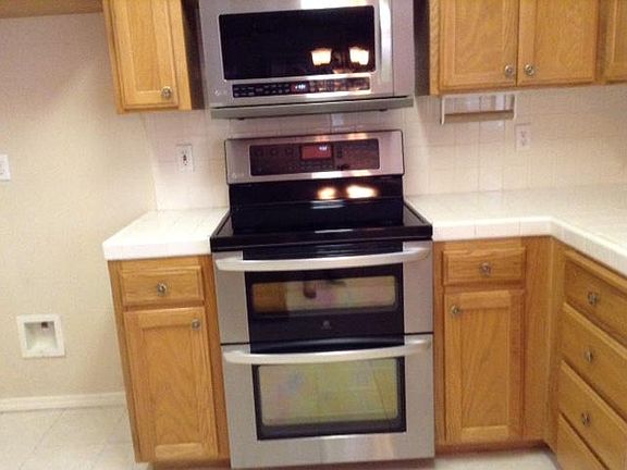 4th image of 6434 N Cornelia Ave