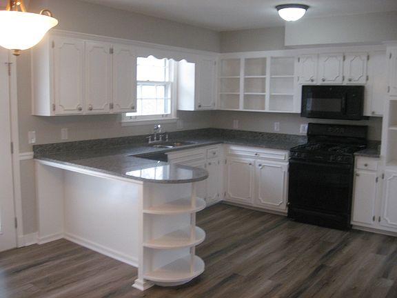 2nd image of 2716 Mossdale Dr