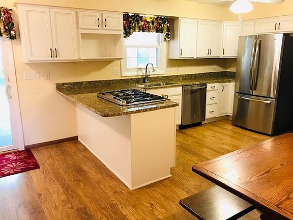 4th image of 5605 Alden Ln