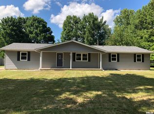 1101 E Pine St, Herrin, IL 62948