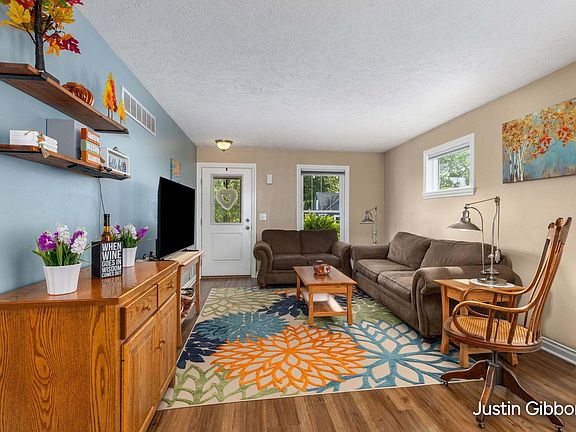 5th image of 2030 Clifton Ave