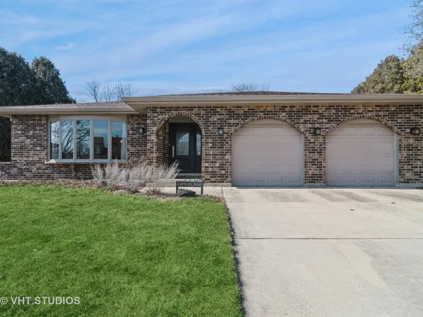 7764 Lyman Ave, Darien, IL 60561