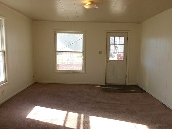 4th image of 1008 N Centennial St