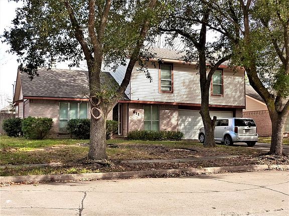2nd image of 611 Live Oak Dr