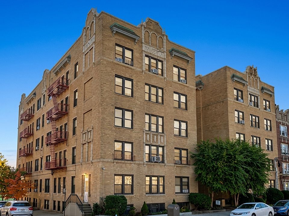 1st image of 814 Avenue C #403