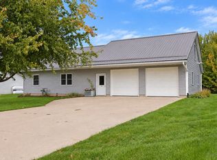106 E North St, La Valle, WI 53941