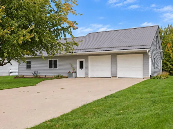 106 E North St, La Valle, WI 53941