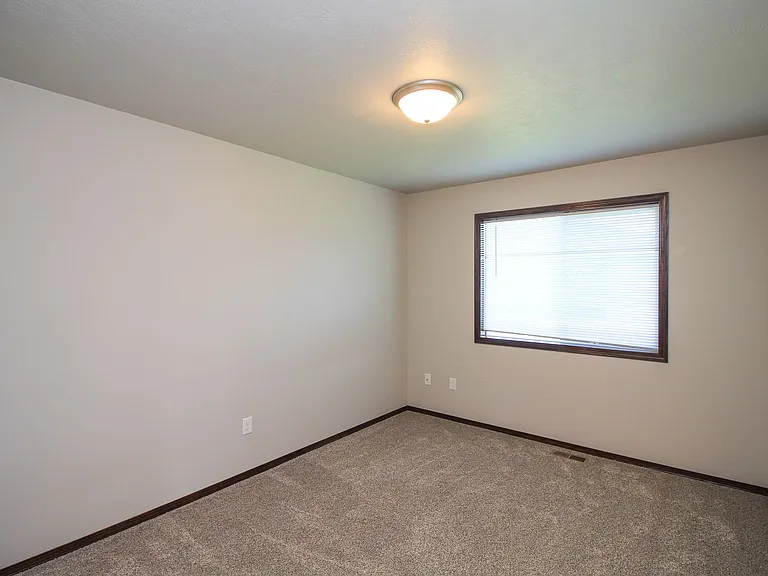 110 Tanner Ct — Photo 13