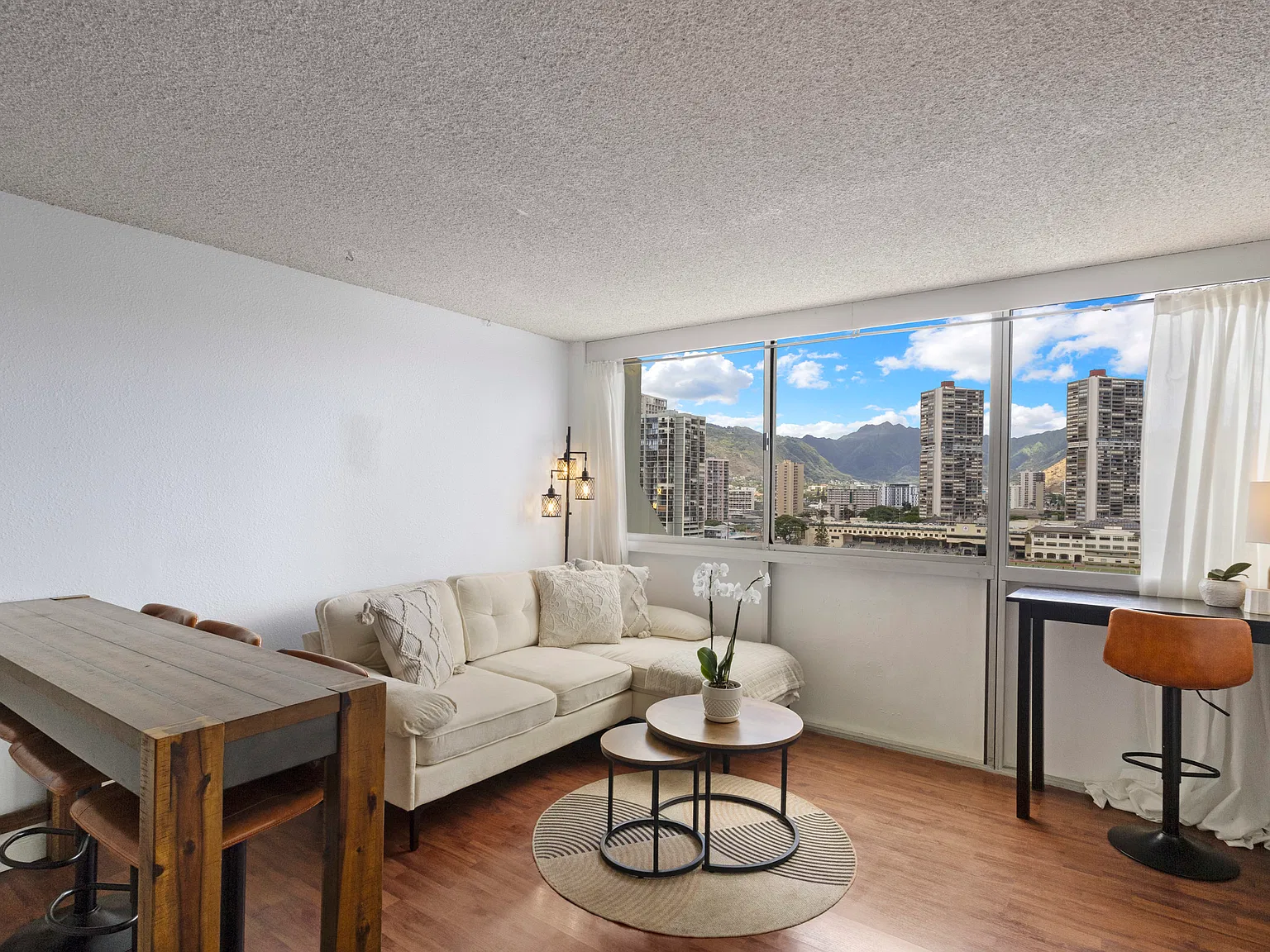 2211 Ala Wai Blvd — Photo 1