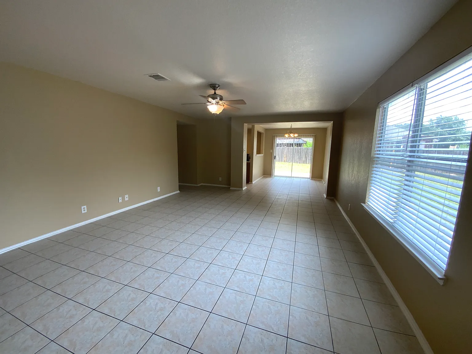 3 bed, 1332 sqft, $1,495 — Photo 3