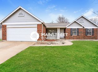 821 Keeneland Rd, Florissant, MO 63034