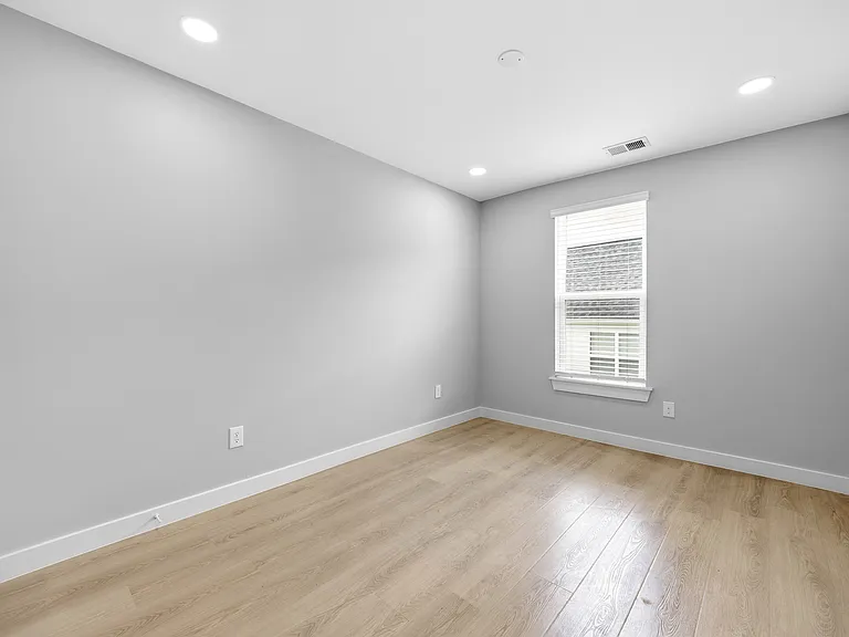 407 Curtis Hilton Way — Photo 22