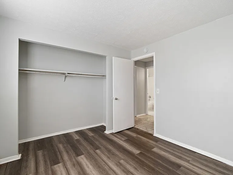 2356 Harrison Ave — Photo 3