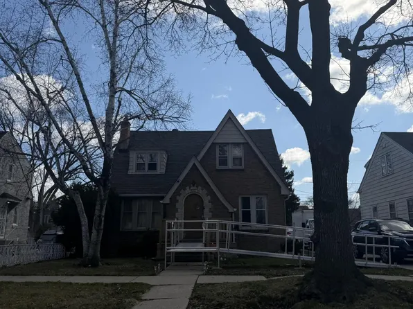 5858 North 40th STREET, Milwaukee, WI 53209