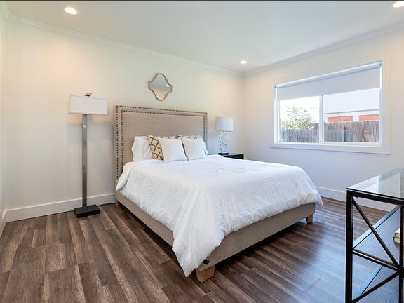 5th image of 147 Verbena Dr