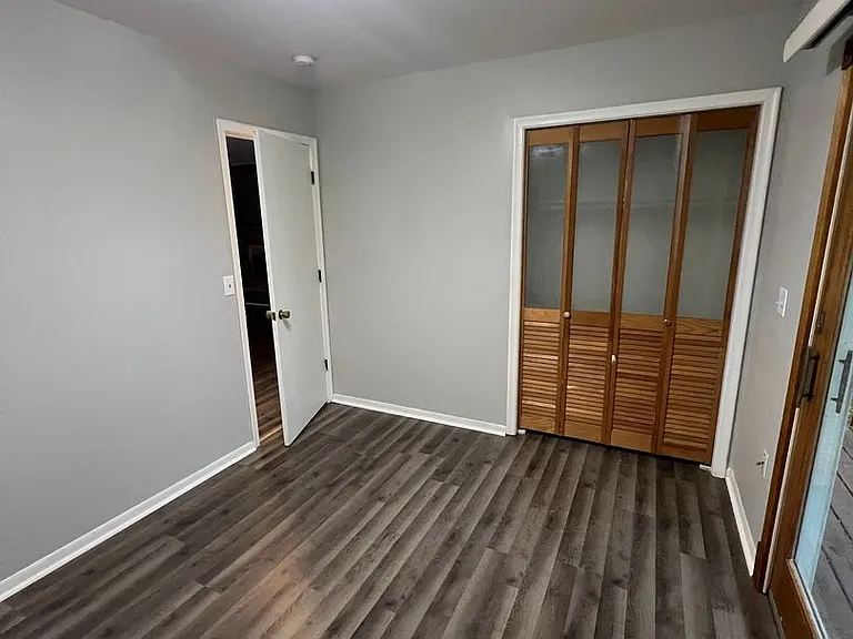 728 Meadowview Ln — Photo 19