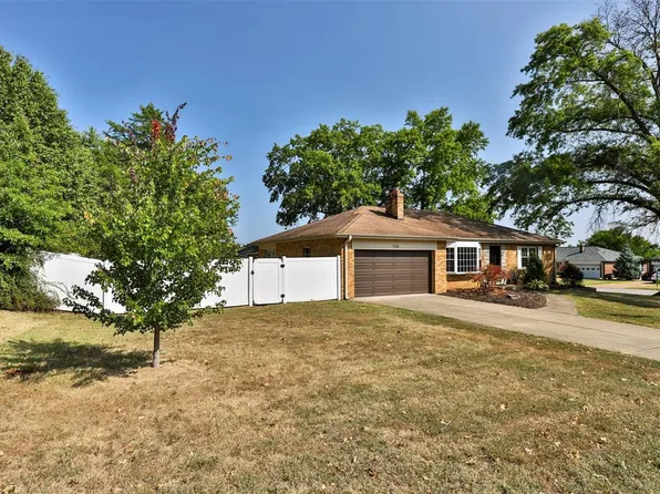 9786 Grantview Dr, Saint Louis, MO 63123