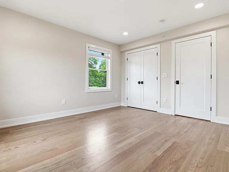 134 Snyder Ave #B — Photo 8
