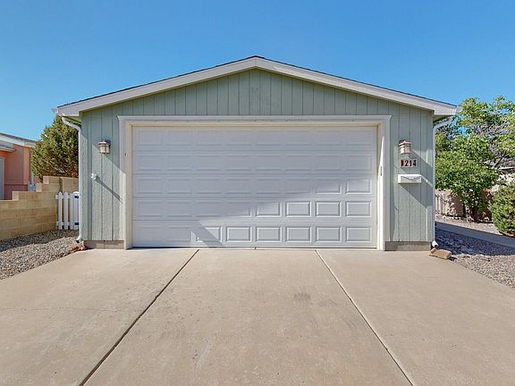 4th image of 214 Sunrise Bluffs Dr