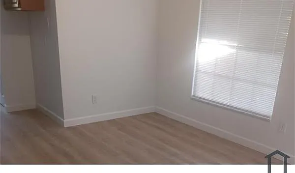 2632 NE 11th Pl — Photo 6