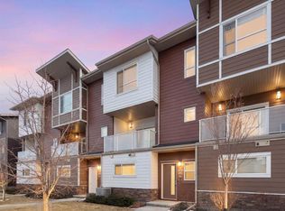 284 NW Harvest Hills Way NE, Calgary, AB T3K 2P3