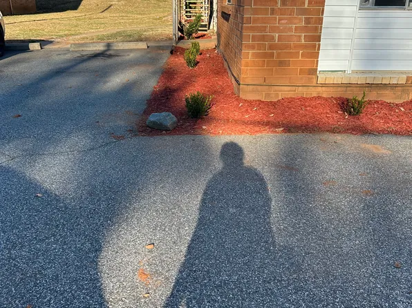 1820 Branch St #1E, High Pt, NC 27260