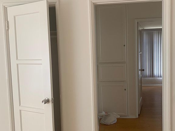 3rd image of 302 N Louise St #11