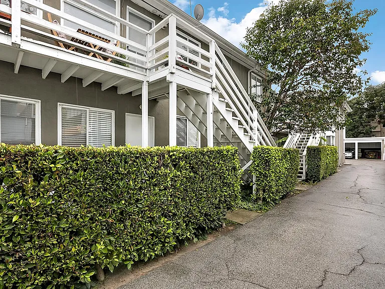 2427 Centinela Ave #G — Photo 13