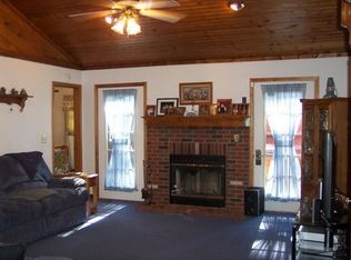 11455 E Wilson Dr, Robinson, IL 62454