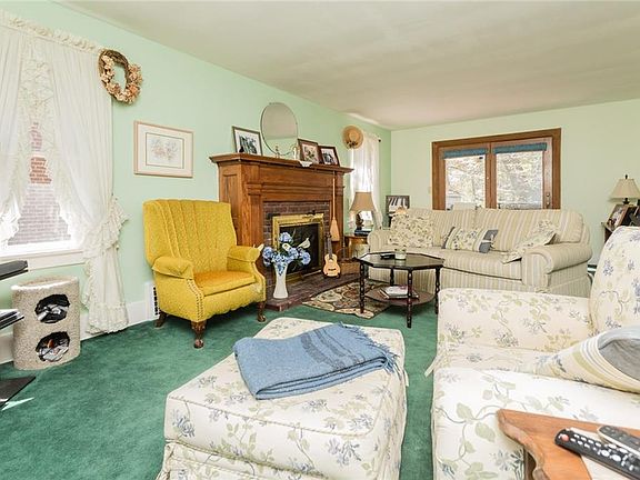3rd image of 1838 Chestnut Blvd