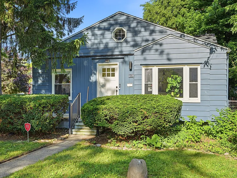 3175 McDowell St — Photo 2