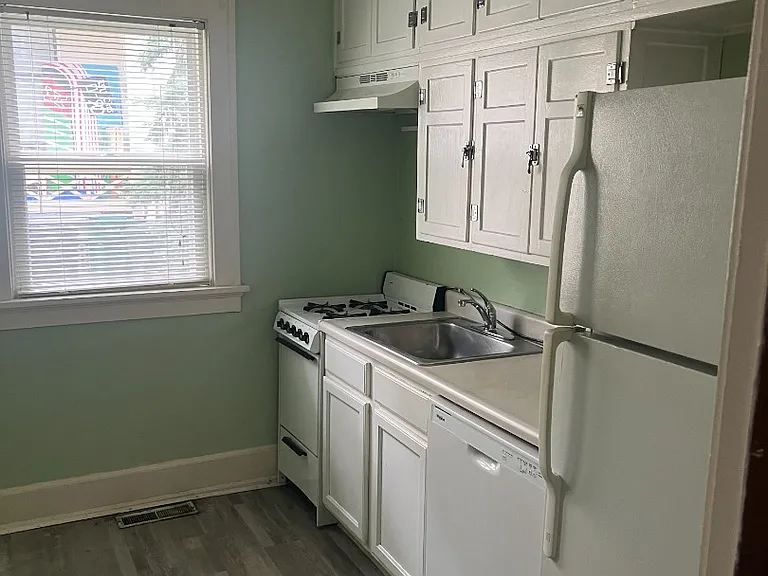 2405 Ohio Ave #2 — Photo 4
