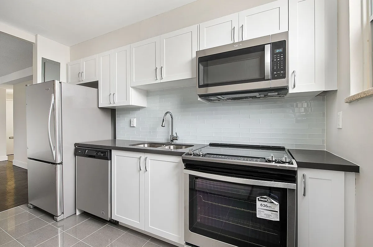 765 Steeles Avenue West — Photo 1