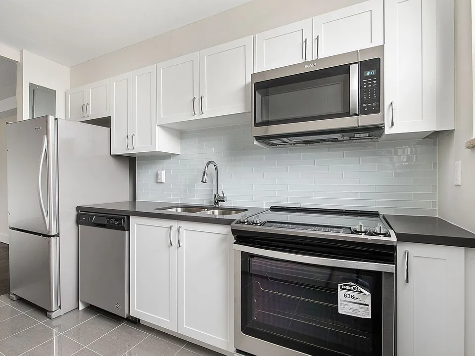 765 Steeles Ave W