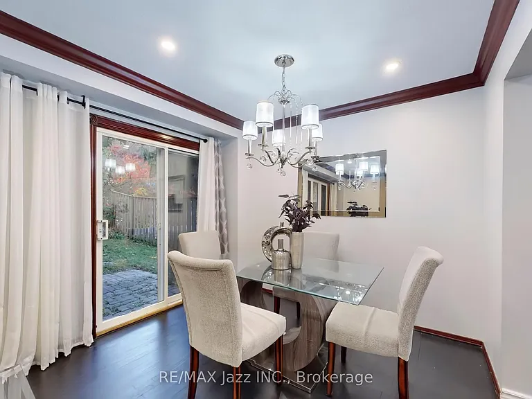 677 Grandview Dr — Photo 4